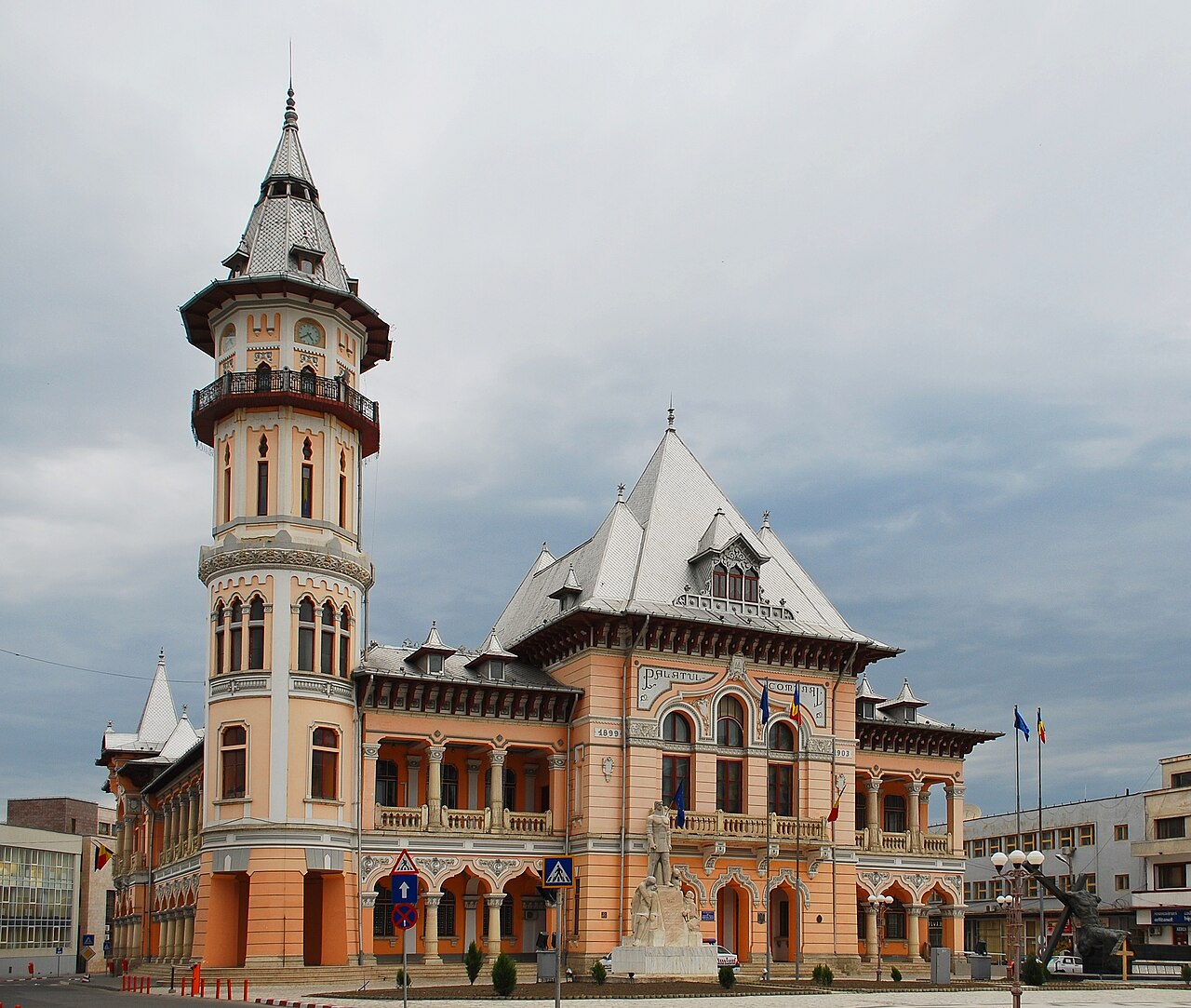 The Communal Palace in Buzău — Bilo