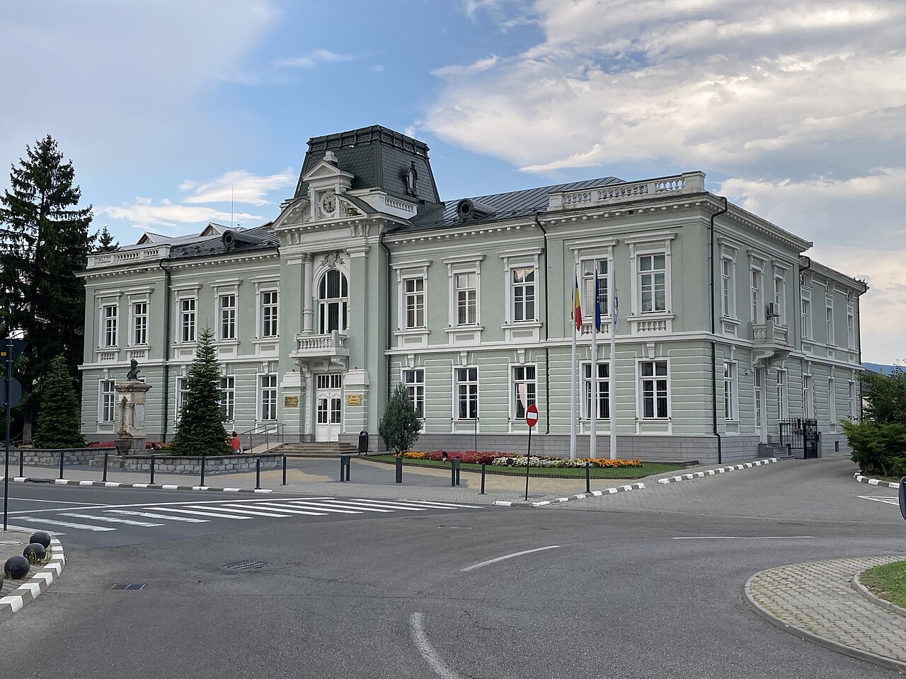Primăria din Râmnicu Vâlcea — Bilo