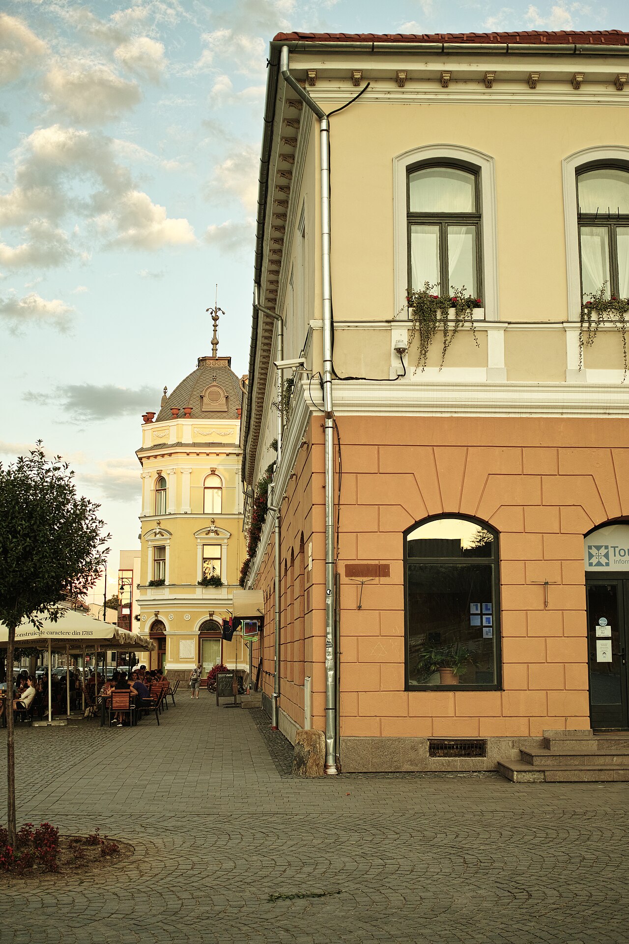 Primăria din Sfântu Gheorghe, Covasna — Bilo